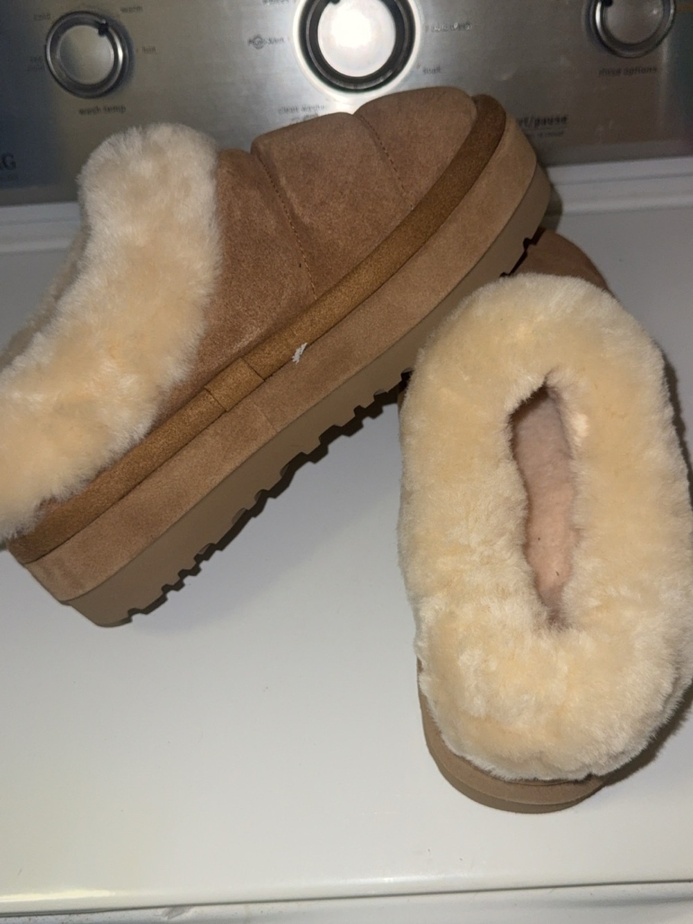 UGG Classic Cozy Shearling Slippers - Chestnut - Picture 2 of 5